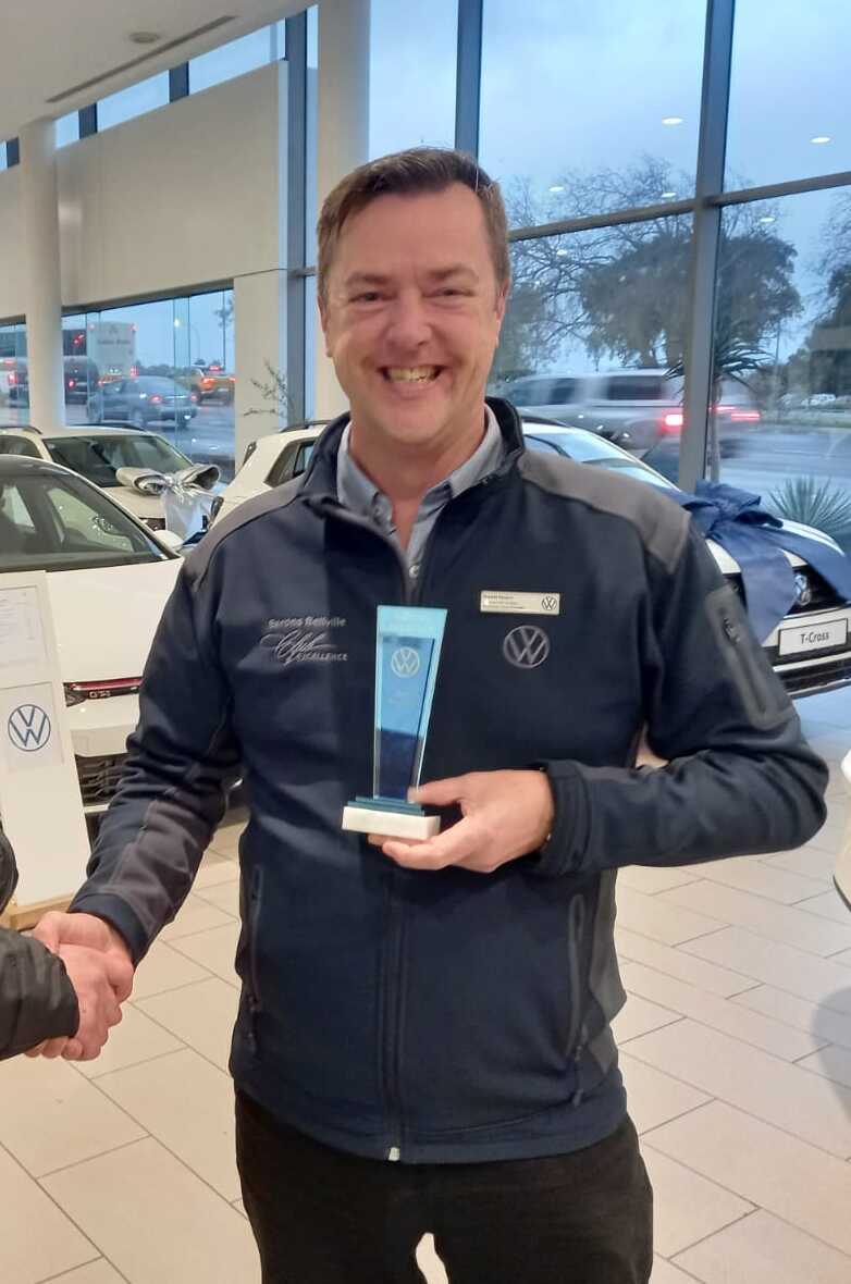 Ron Kenyon receives VW Award